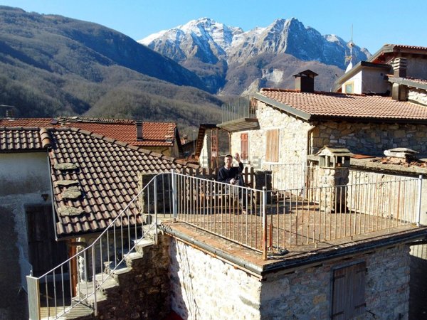 casa indipendente in vendita a Vagli Sotto