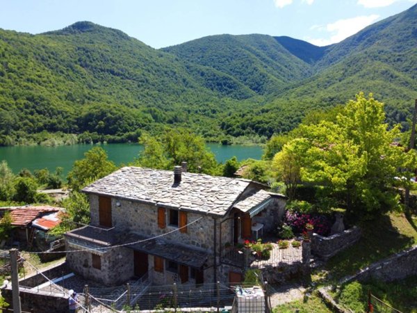 casa indipendente in vendita a Vagli Sotto