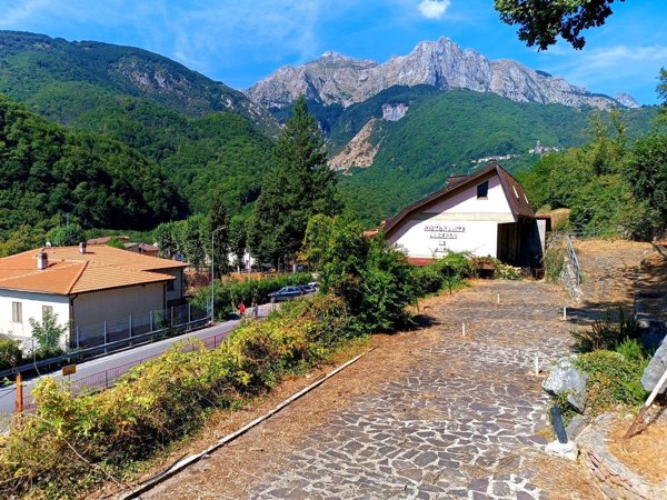 casa indipendente in vendita a Vagli Sotto