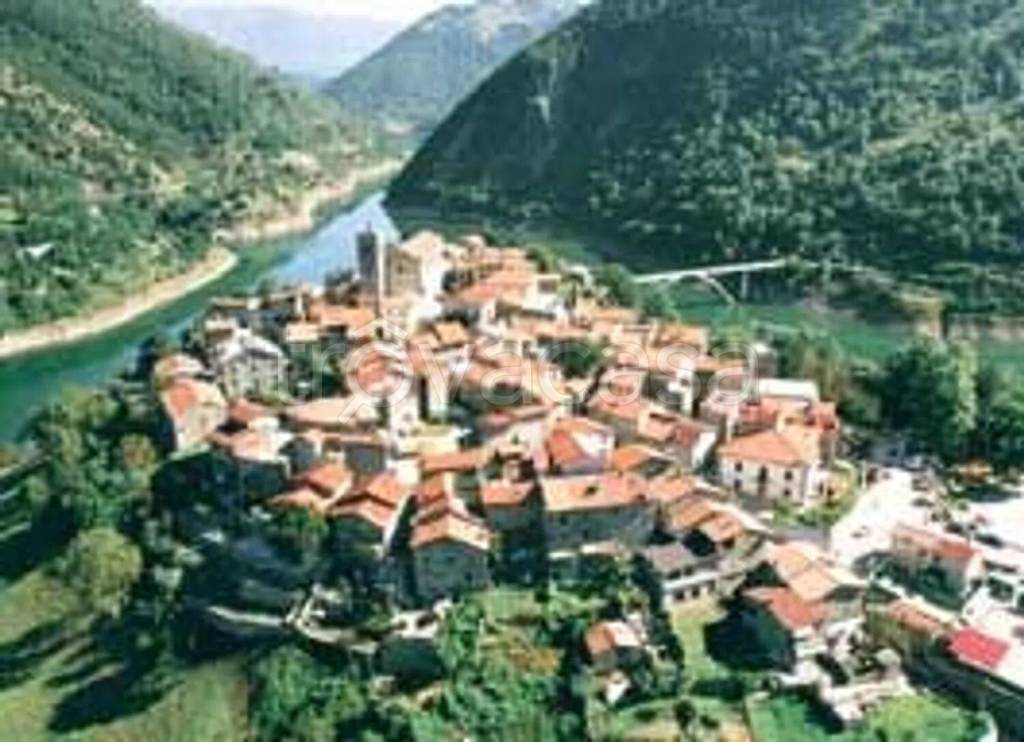 casa indipendente in vendita a Vagli Sotto in zona Vagli Sopra