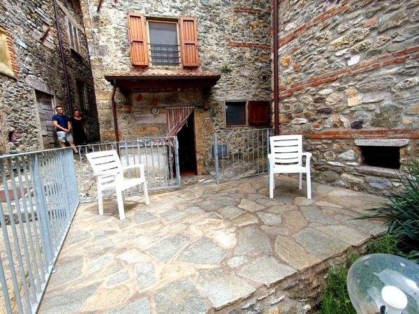 casa indipendente in vendita a Vagli Sotto