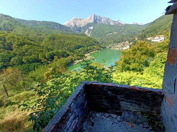 casa indipendente in vendita a Vagli Sotto