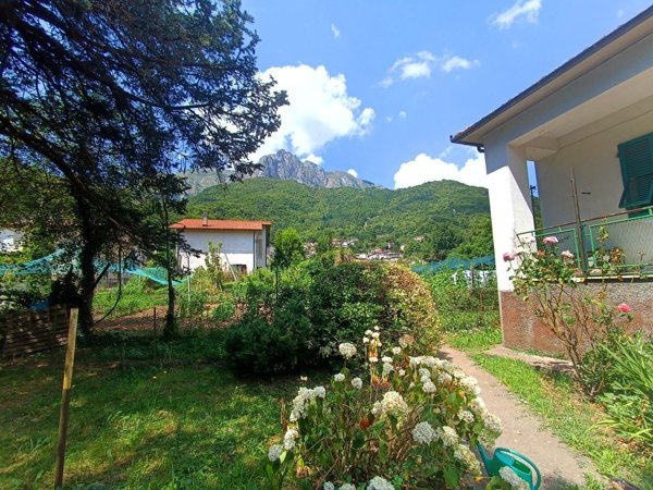 casa indipendente in vendita a Vagli Sotto