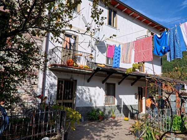 casa indipendente in vendita a Vagli Sotto