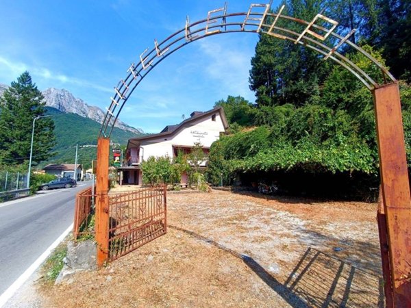 casa indipendente in vendita a Vagli Sotto