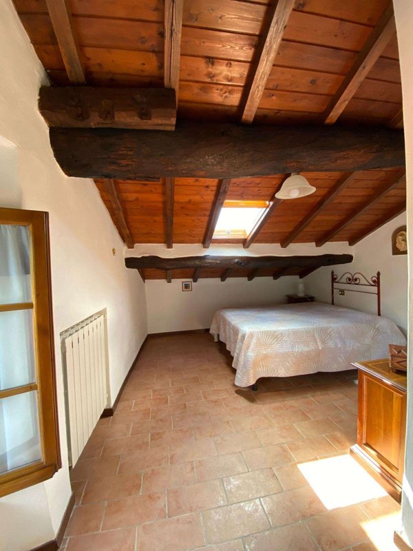 intera palazzina in vendita a Vagli Sotto in zona Vagli Sopra