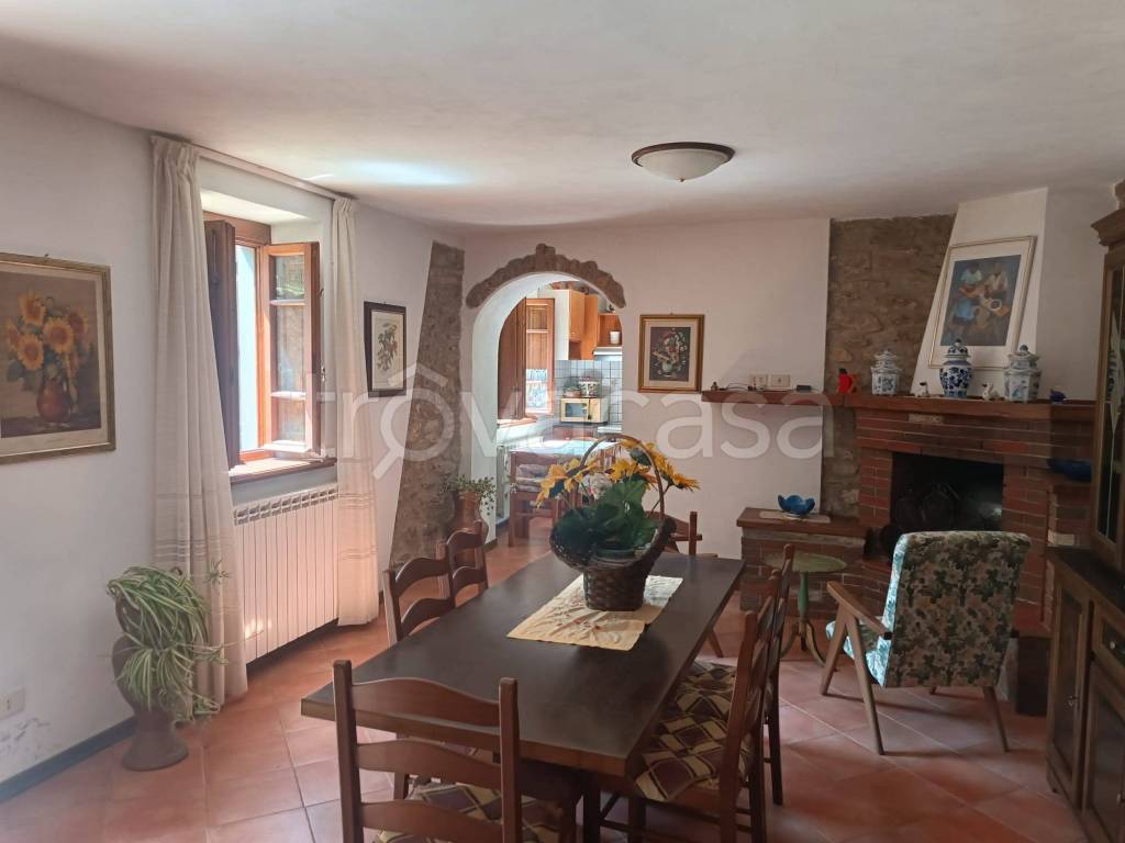 intera palazzina in vendita a Vagli Sotto