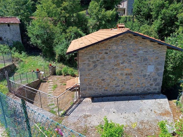 casa indipendente in vendita a Vagli Sotto in zona Vagli Sopra
