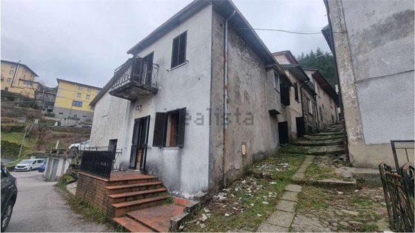 casa indipendente in vendita a Vagli Sotto in zona Vagli Sopra