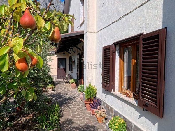 appartamento in vendita a Vagli Sotto in zona Vagli Sopra