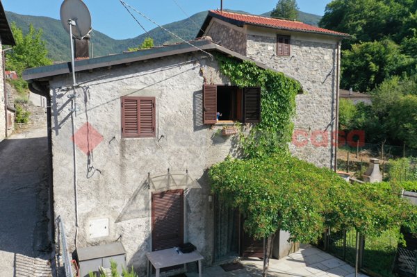 casa indipendente in vendita a Vagli Sotto in zona Vagli Sopra