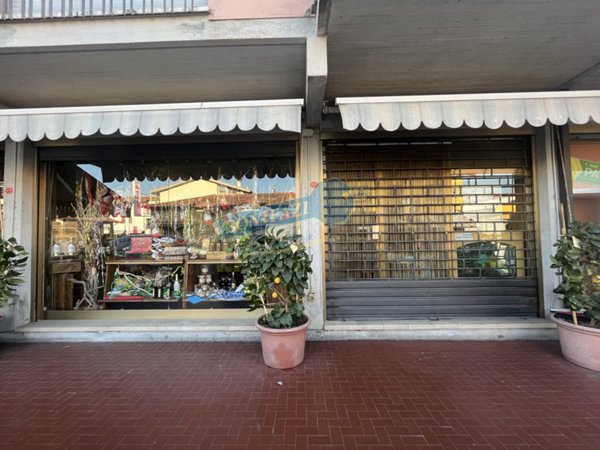locale commerciale in vendita a Viareggio