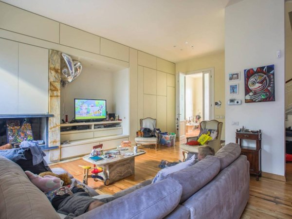 casa indipendente in vendita a Viareggio