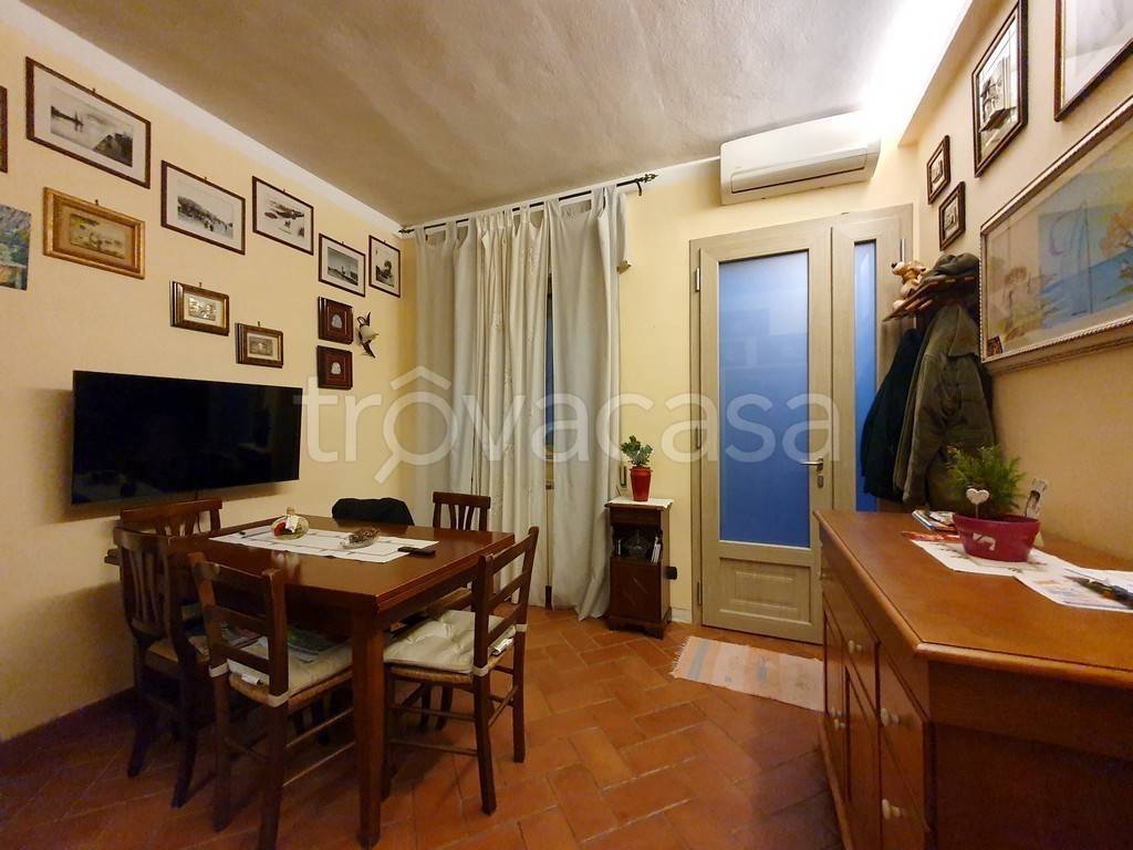 casa indipendente in vendita a Viareggio
