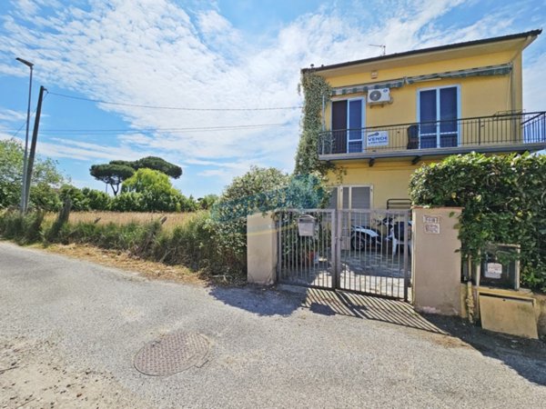 casa indipendente in vendita a Viareggio in zona Torre del Lago