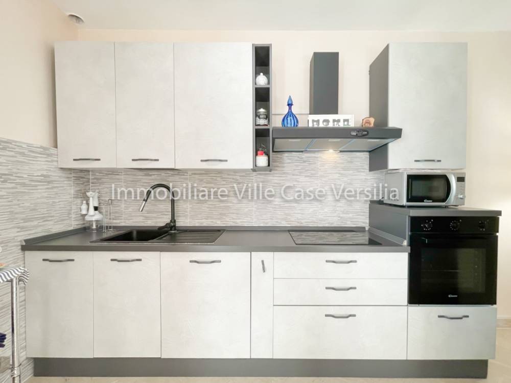 casa indipendente in vendita a Viareggio