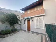 casa indipendente in vendita a Viareggio