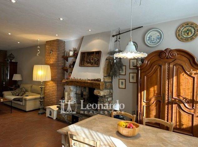 casa indipendente in vendita a Viareggio