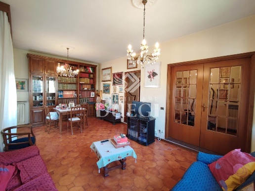casa indipendente in vendita a Viareggio in zona Campo d'Aviazione