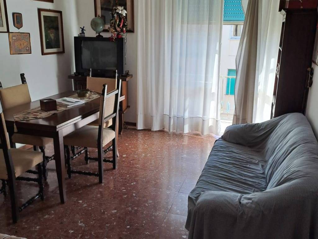 appartamento in vendita a Viareggio in zona Don Bosco