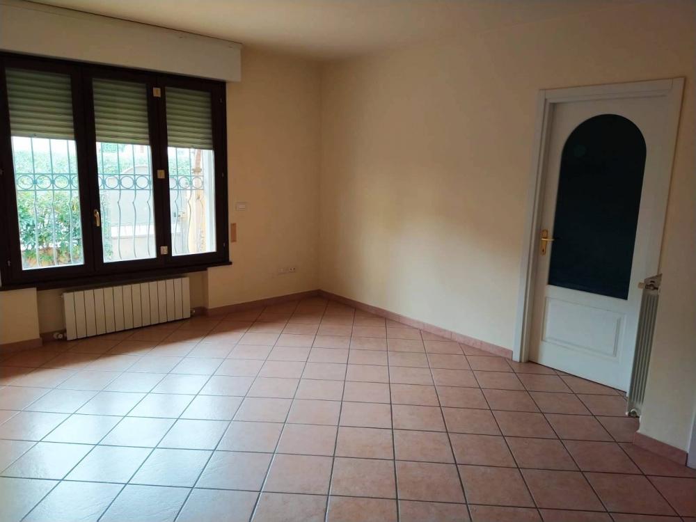 casa indipendente in vendita a Viareggio in zona Campo d'Aviazione
