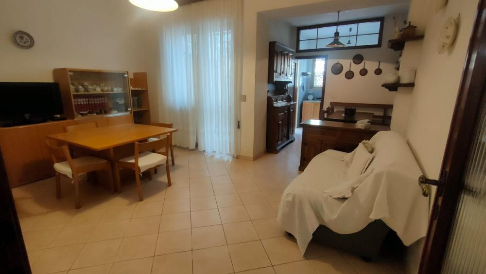 casa indipendente in vendita a Viareggio