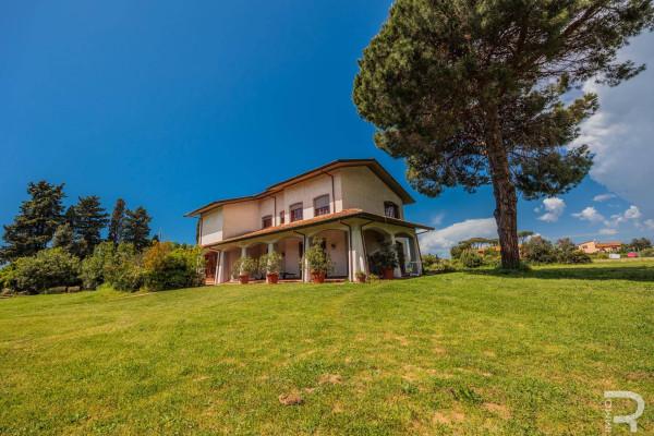 casa indipendente in vendita a Viareggio