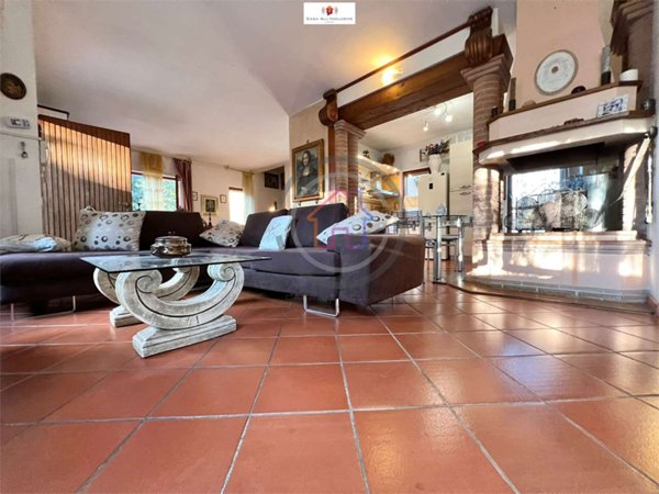 casa indipendente in vendita a Viareggio in zona Torre del Lago