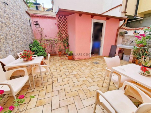 casa indipendente in vendita a Viareggio