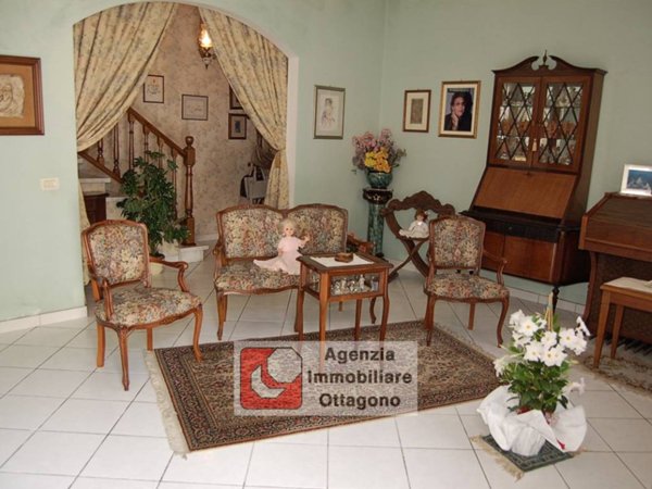 casa indipendente in vendita a Viareggio in zona Marco Polo