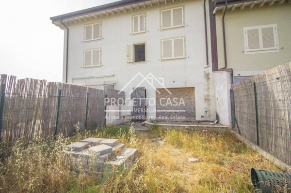 casa indipendente in vendita a Viareggio in zona Torre del Lago