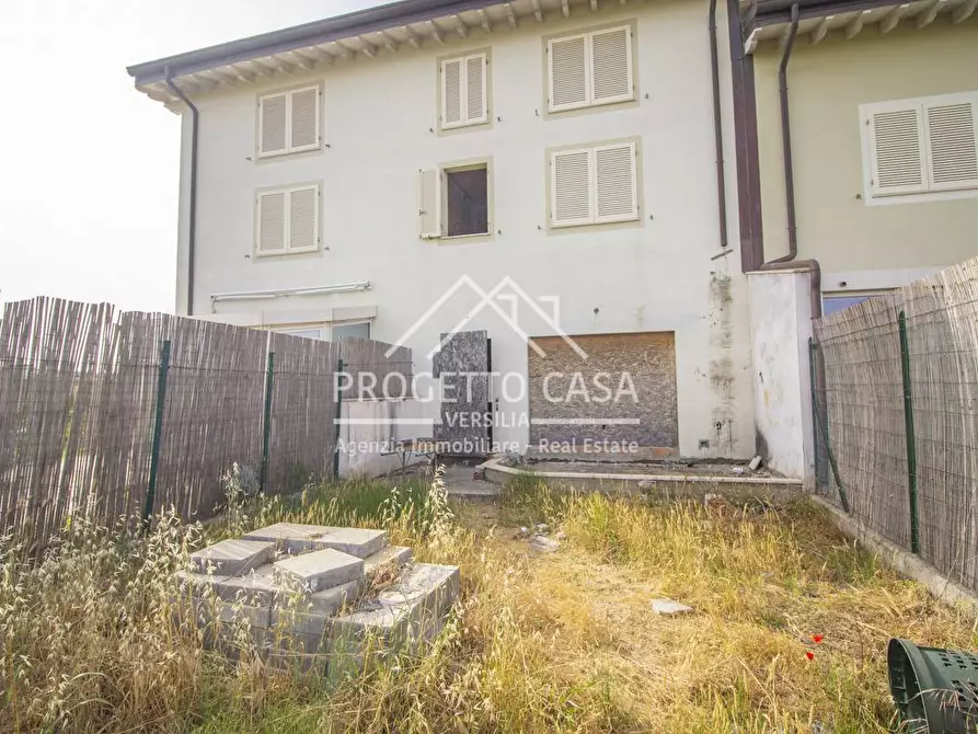 casa indipendente in vendita a Viareggio in zona Torre del Lago