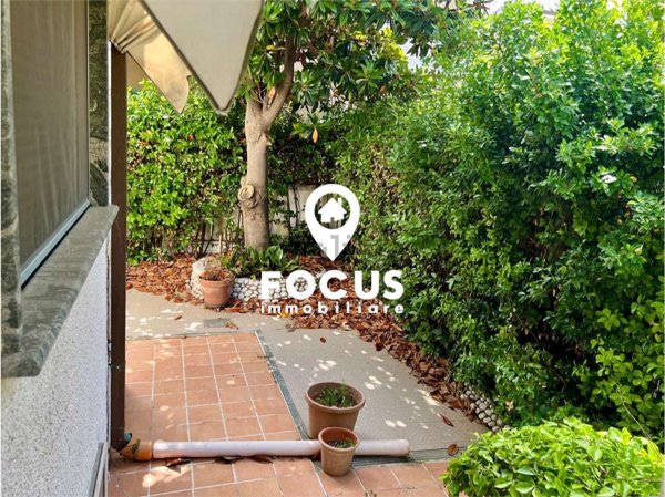 casa indipendente in vendita a Viareggio in zona Torre del Lago