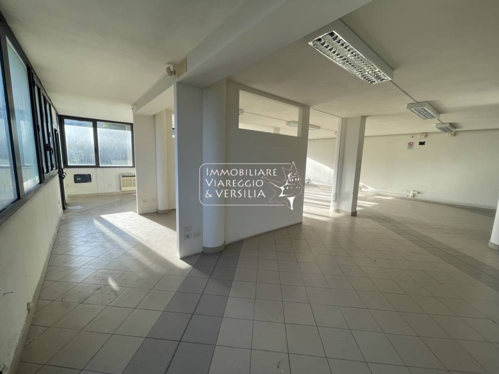 ufficio in vendita a Viareggio