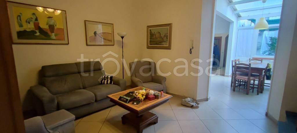 casa indipendente in vendita a Viareggio