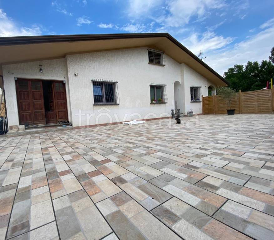 casa indipendente in vendita a Viareggio in zona Torre del Lago