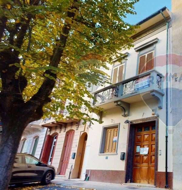 casa indipendente in vendita a Viareggio