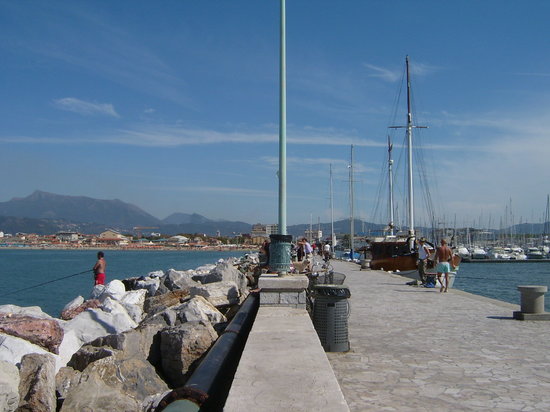 appartamento in vendita a Viareggio in zona Marco Polo