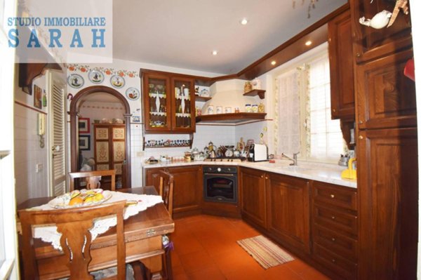 casa indipendente in vendita a Viareggio in zona Torre del Lago