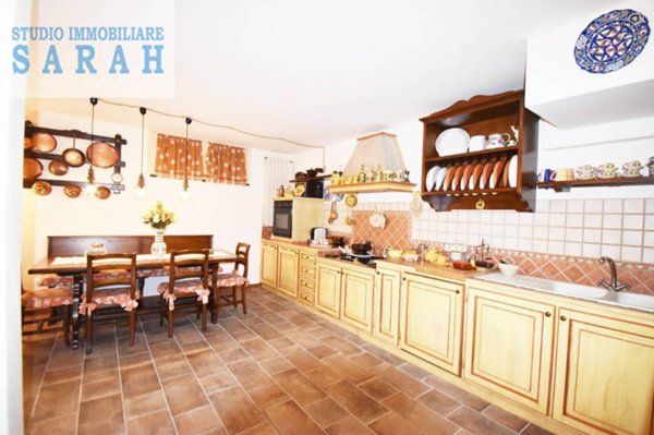 casa indipendente in vendita a Viareggio in zona Torre del Lago
