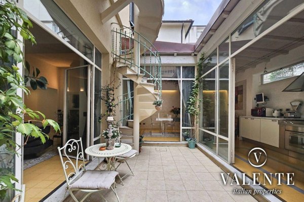 casa indipendente in vendita a Viareggio