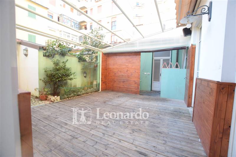 casa indipendente in vendita a Viareggio
