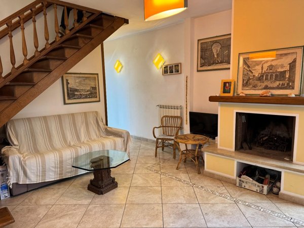 casa indipendente in vendita a Viareggio in zona Centro Storico