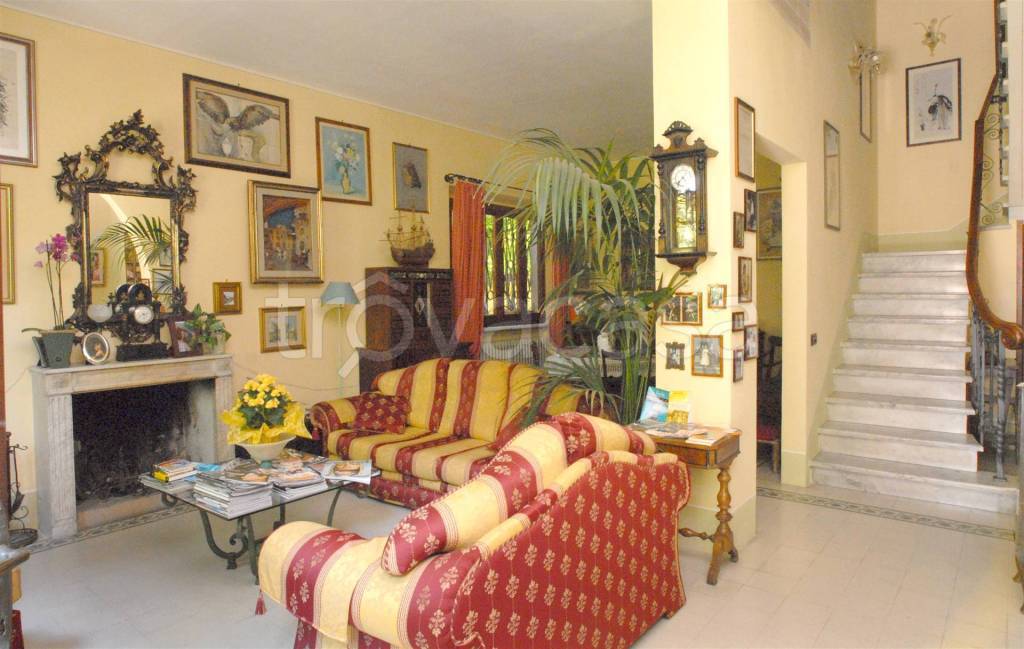 casa indipendente in vendita a Viareggio in zona Torre del Lago