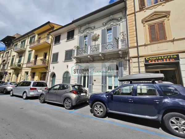 casa indipendente in vendita a Viareggio in zona Centro Storico