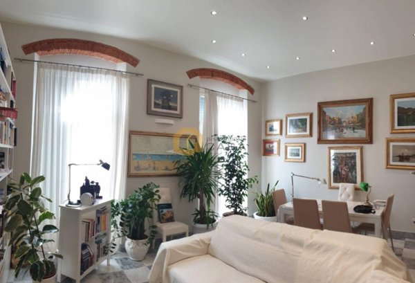 casa indipendente in vendita a Viareggio