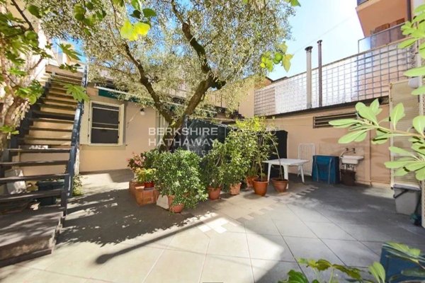 casa indipendente in vendita a Viareggio