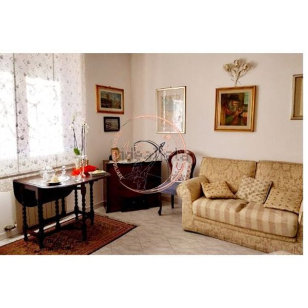 casa indipendente in vendita a Viareggio