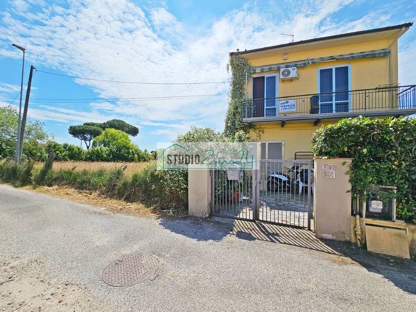 casa indipendente in vendita a Viareggio in zona Torre del Lago