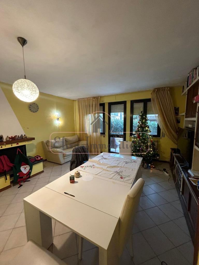 appartamento in vendita a Viareggio in zona Migliarina